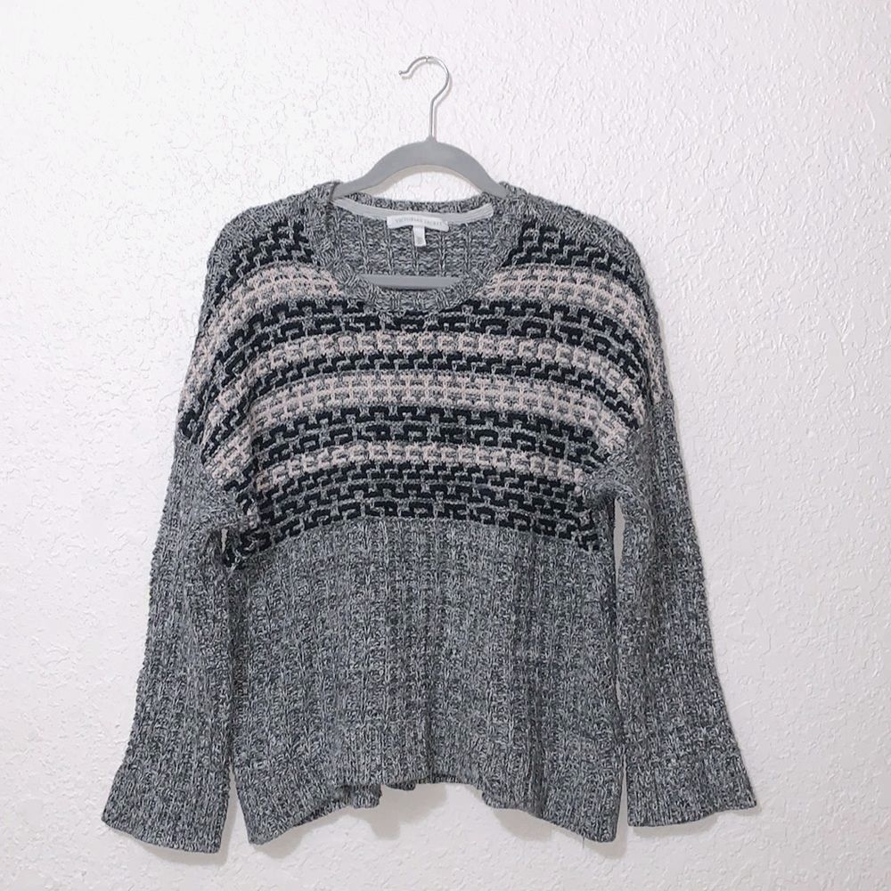Victoria’s Secret sweater size Small